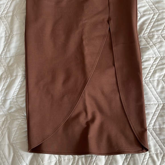 Abercrombie and Fitch brown front side slit midi skirt size small - Picture 2 of 5